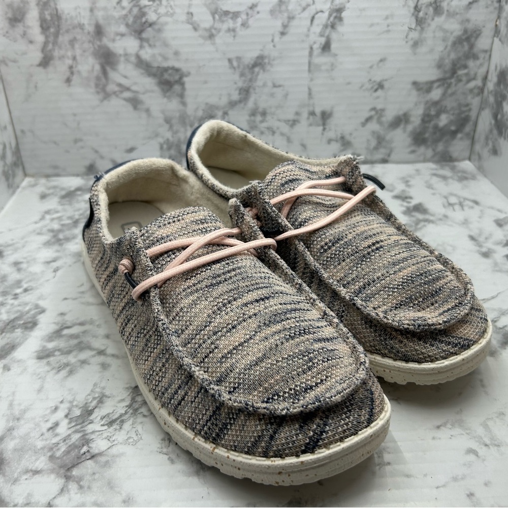 Women’s Hey Dudes Size 10